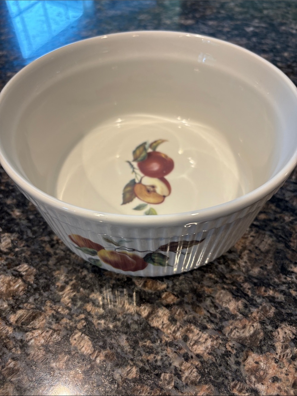 Cordon Bleu Hand-Decorated Ceramic soufflé Serving Bowl - White excellent